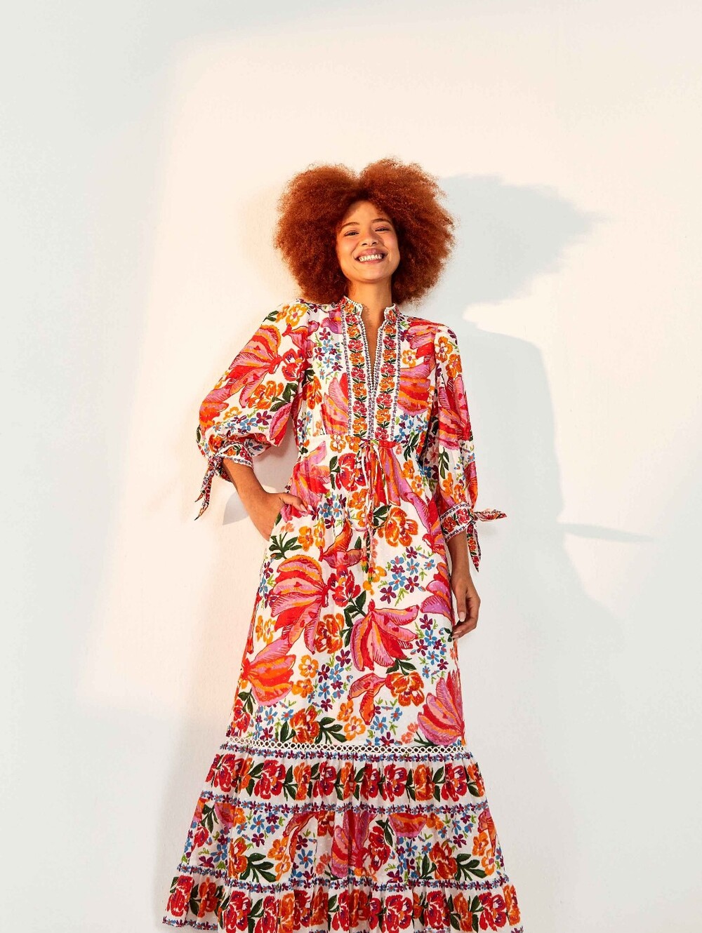 FARM Rio White Spring Bananas Maxi Dress blooms with vibrant joy Size XS